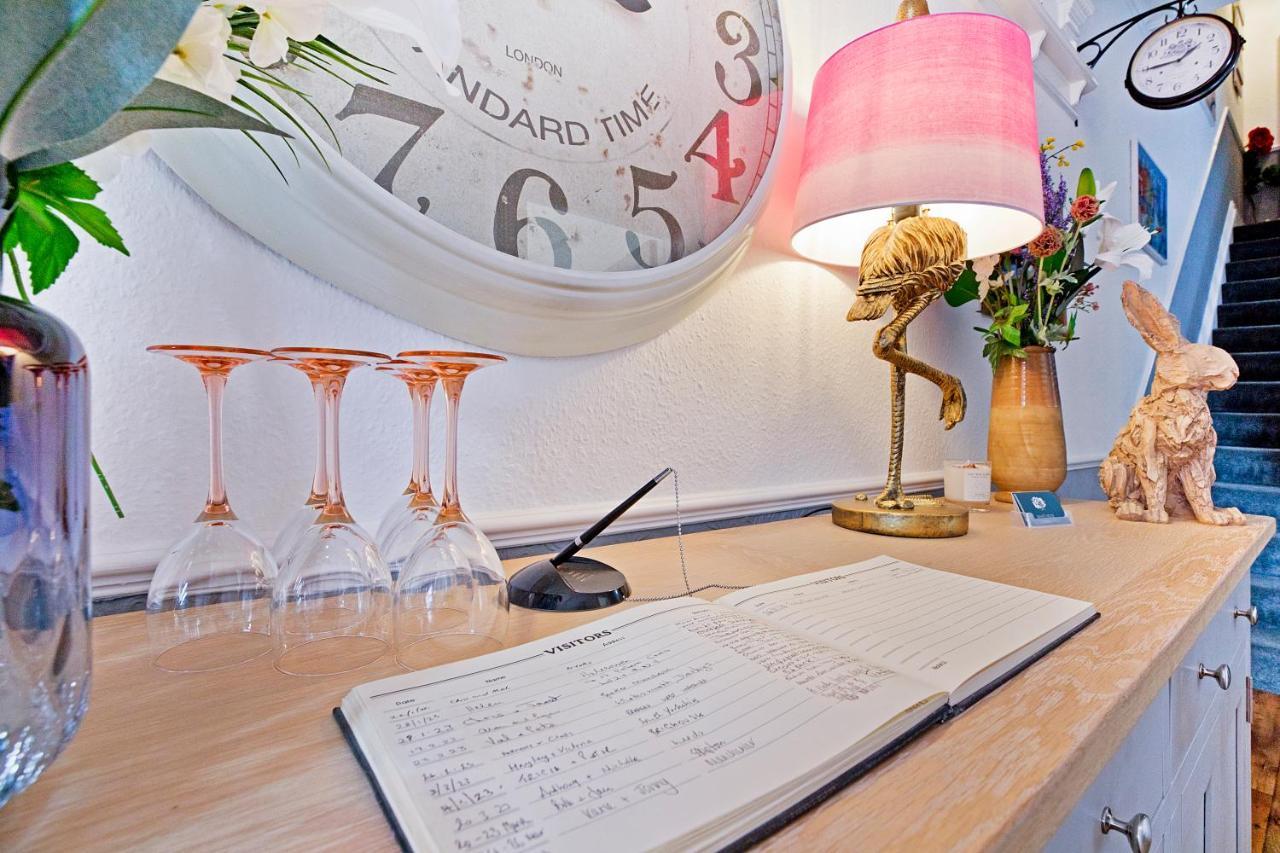 White Rose Guest House Mijas Costa Ngoại thất bức ảnh